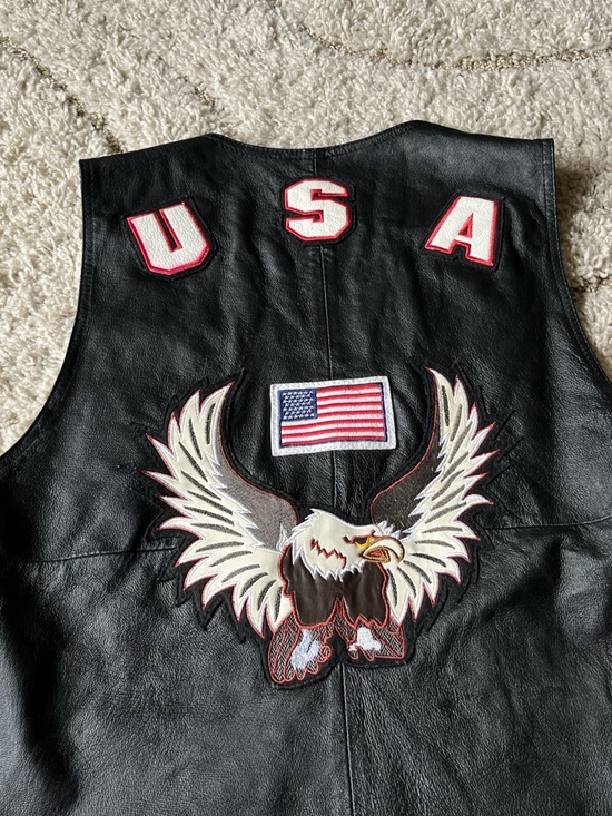 Black Leather Vest with USA Eagle Patch - Picture 2 of 8